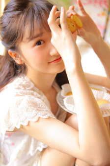 两颗小蜜桃硬了